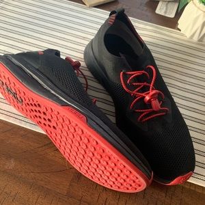 Mens Kuru Tennis shoes